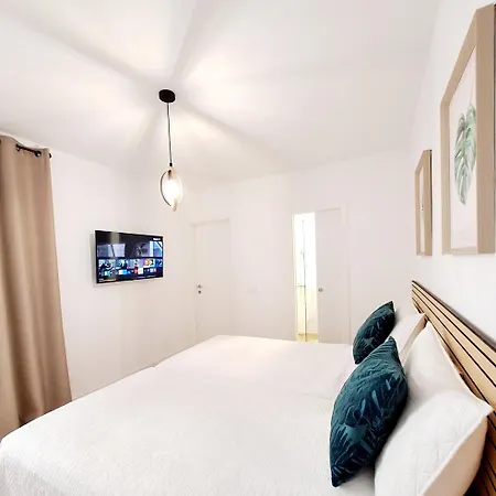 Buenavista Gigantes Marina - With Private Bathroom 아파트